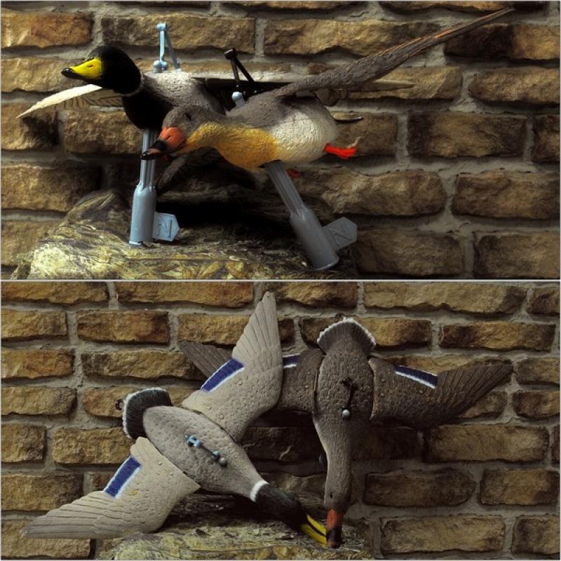 Чучело КРЯКВЫ селезень+утка (летящий, креп. на палку. подвижн. крылья.)