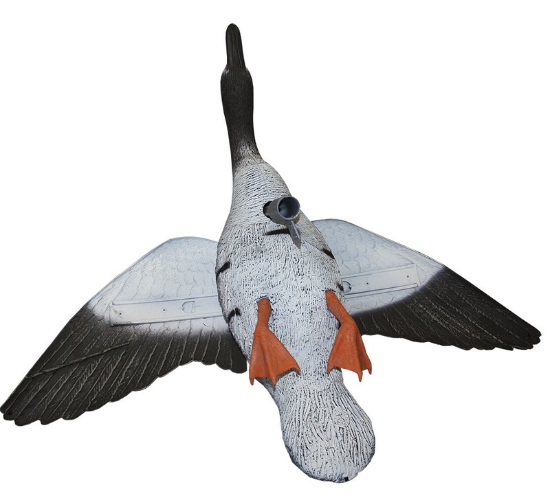 Чучело ГУСЬ белолобый (летящий, креп. на палку. подвижн. крылья.)